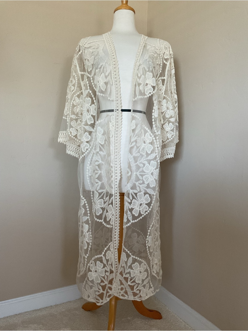 Rebellion Again Ivory Embroidered Lace Kimono Size S
